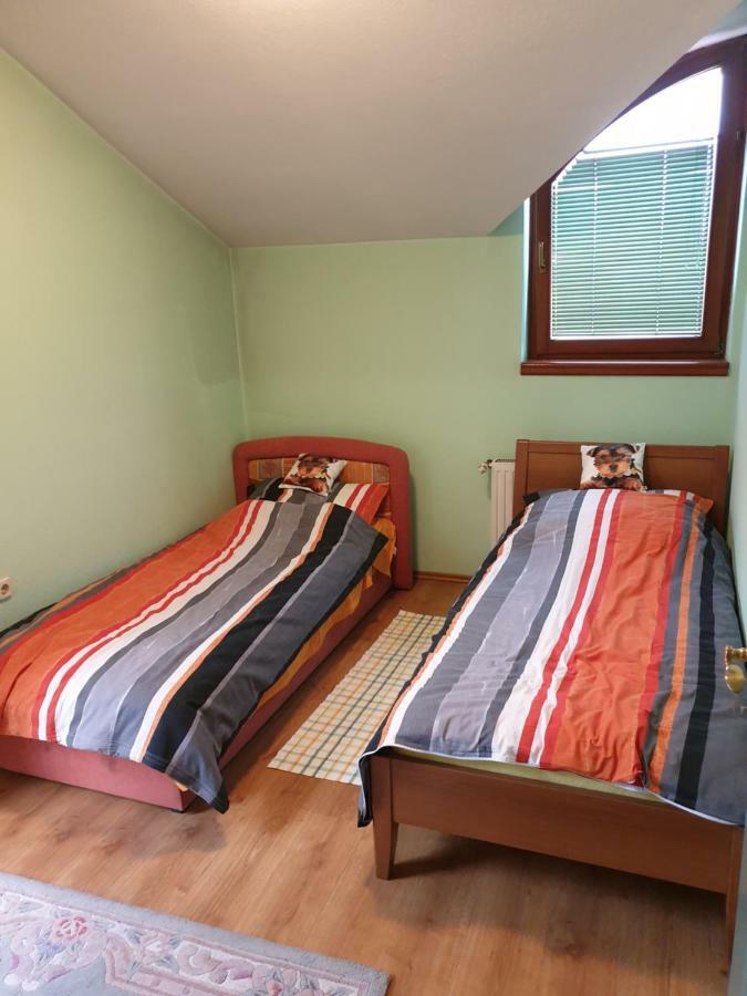 באניה לוקה Green And Blue Apartments מראה חיצוני תמונה