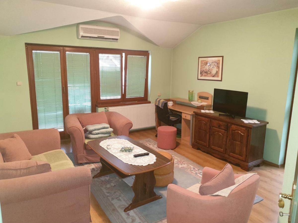 באניה לוקה Green And Blue Apartments מראה חיצוני תמונה